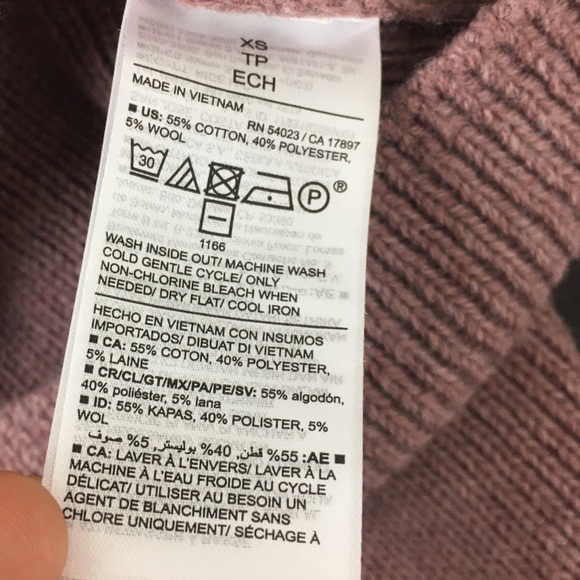 Old Navy V-Neck Knit Sweater Tank Top in Sandy Red - Picture 8 of 10